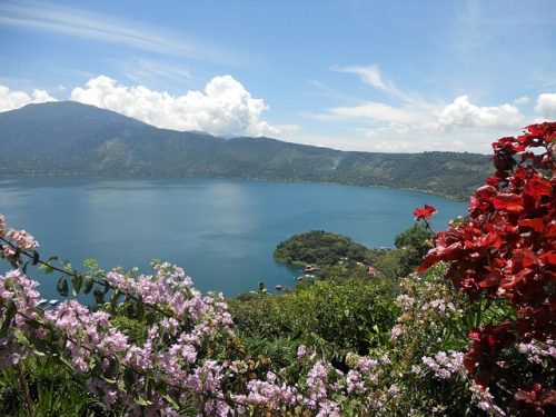 Coatepeque Lake in Parque Nacional Los Volcanos