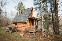 This one-room chalet (a.k.a. The Secret Chalet) was under construction when we visited. The chalet will definitely be my choice on a return visit! No, you're not imagining the slants and waves. Seriously, such a cool design.