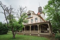 We wandered around nearby Batsto Village - 33 historic buildings including a mansion, gristmill, general store, and workers’ homes - and dropped by the Visitor Center for a history lesson. This is the mansion.