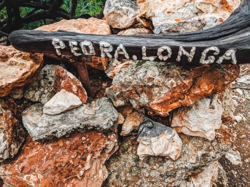 The hike from Santa Maria de Navarra to Pedra Longa