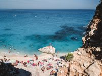 The hike down to Cala Golortitze