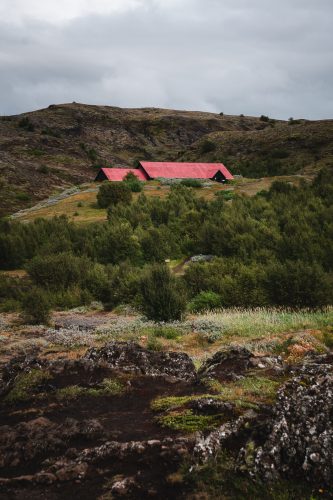 The drive between Hjalparfoss and Gjáin