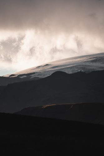 Scenery on the drive between Reynisfjara Beach and Þakgil Campground