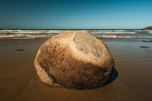 Moeraki Boulders Beach